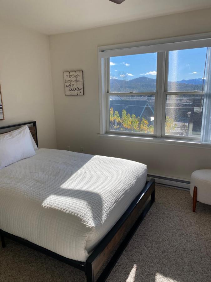 Central Lake Placid Mountain Views Exterior photo