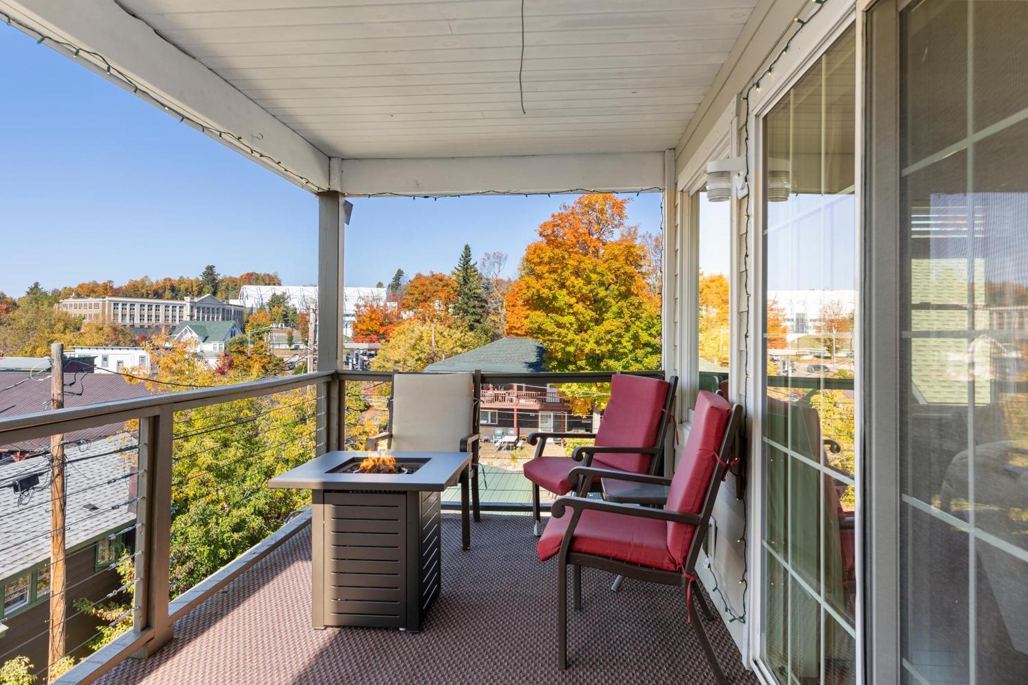 Central Lake Placid Mountain Views Exterior photo